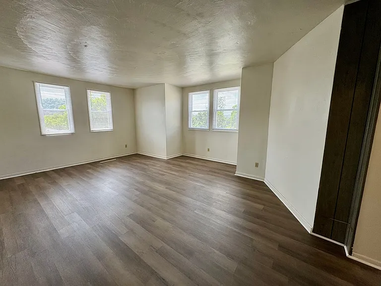 212 North Highland Avenue — Photo 35