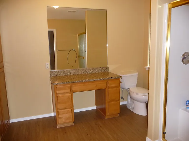 2053 W Park Ct NW — Photo 16