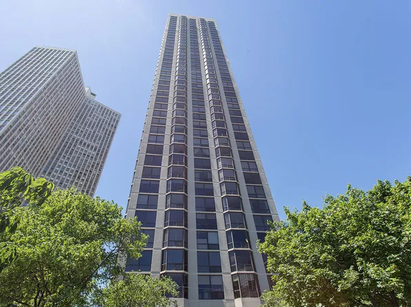 2650 N Lakeview Ave APT 2801, Chicago, IL 60614