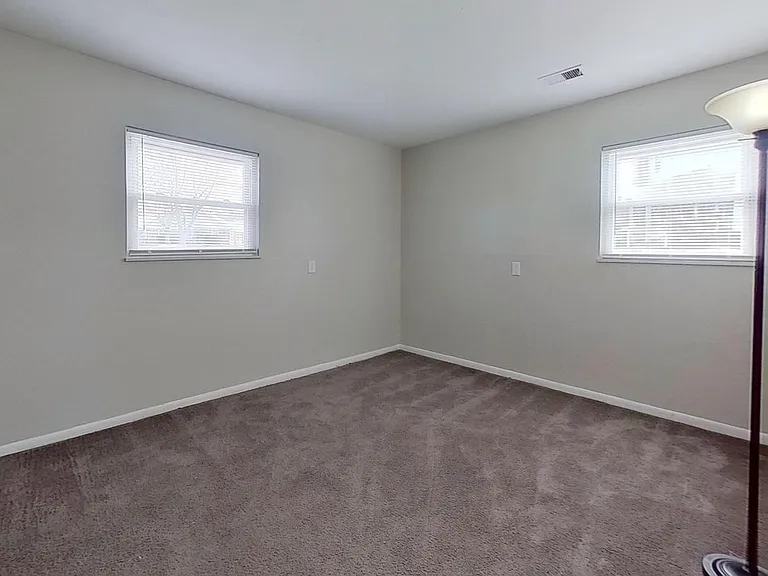 1252 Goldenrod Dr — Photo 9