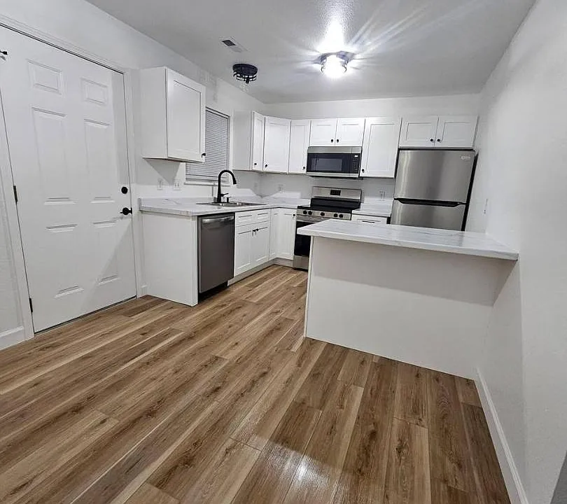 170 Westmount