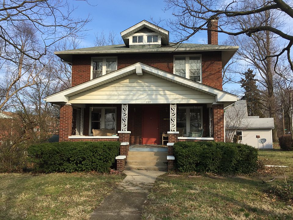 1st image of 225 E Beaumont Ave