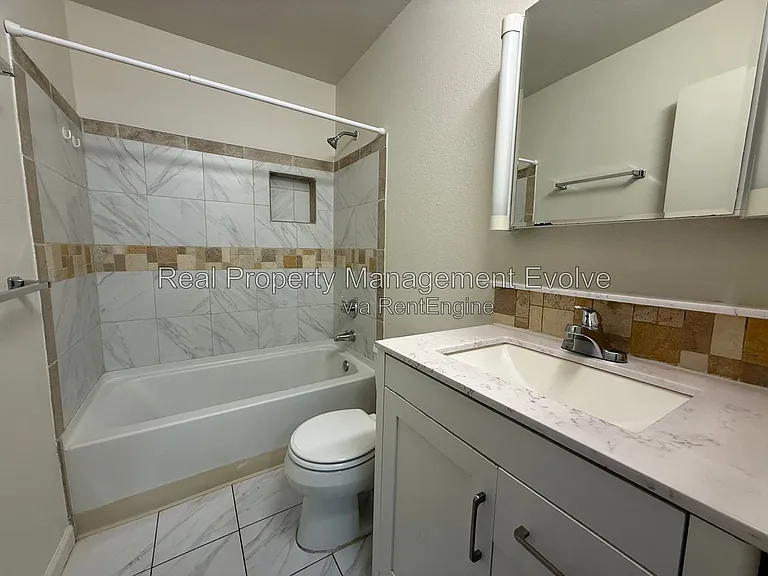 4709 N 26th Ln — Photo 16