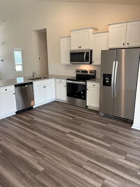 3 bed, 2.0 bath, 1300 sqft, $1,650 — Photo 4