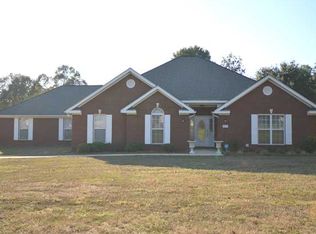 2561 Greenbriar Ct, Semmes, AL 36575