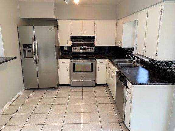 3rd image of 1725 Valencia Ave