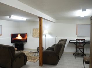 105 E Prairie St, Sidney, IL