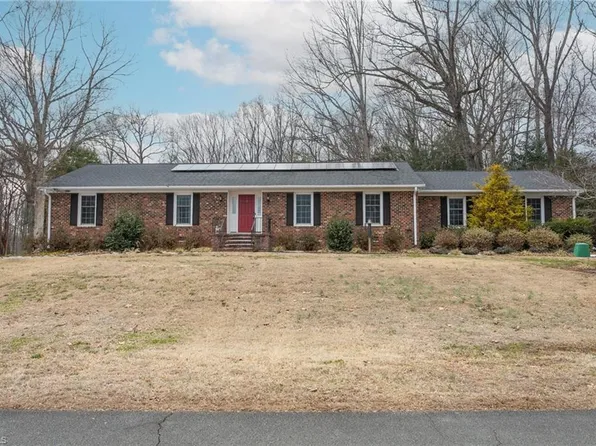 825 Whispering Wind Rd, Burlington, NC 27217