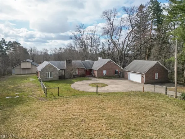 3084 Shade Rd, Akron, OH 44333