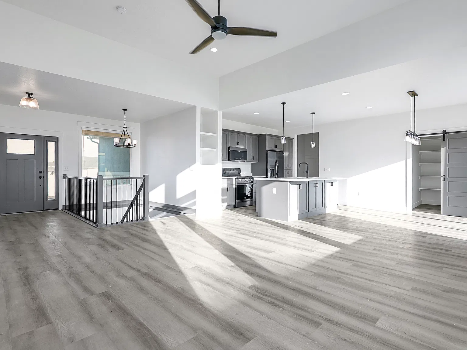 3 bed, 3546 sqft, $2,400 — Photo 3