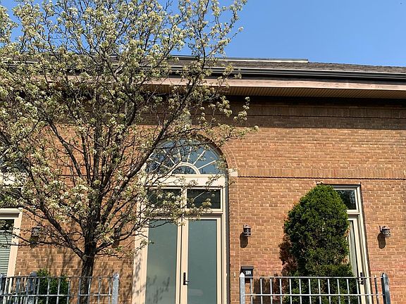 3rd image of 419 John St APT 109