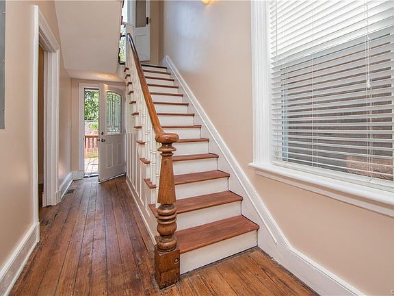5th image of 2508 W Marshall St