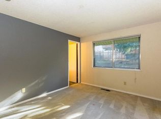 3229 SW 20th St, Gresham, OR 97080