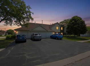 831 E Carriage Ln Unit 2, Palatine, IL 60074