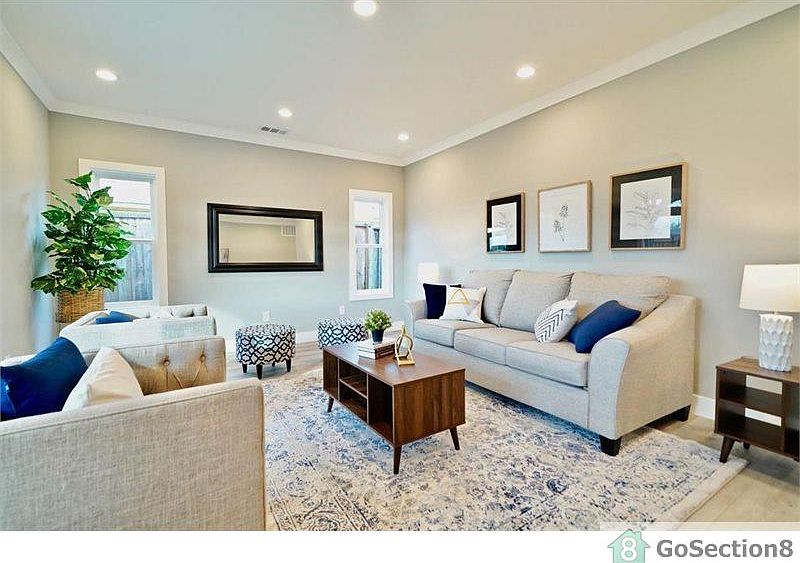 2nd image of 4070 Sacramento Ave #A