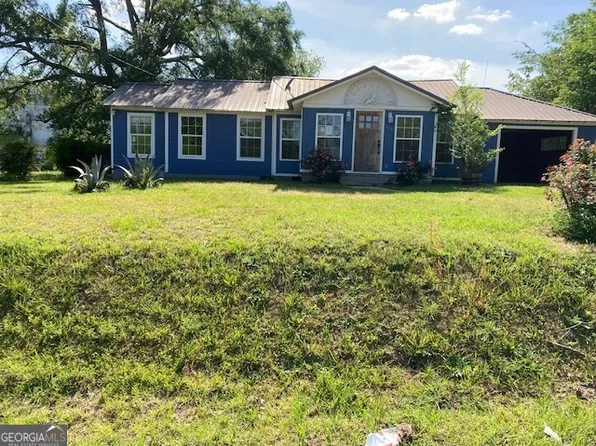 113 N 5th St, Glenwood, GA 30428
