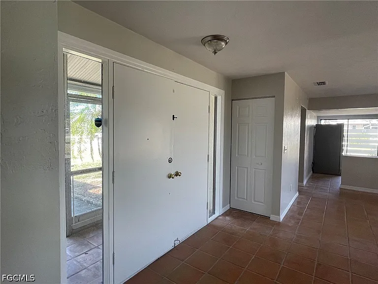 4003 SE 2nd Ave — Photo 11