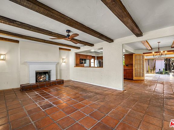 5th image of 7369 Clinton St