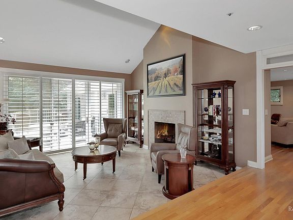 4th image of 4628 Twin Lakes Ln
