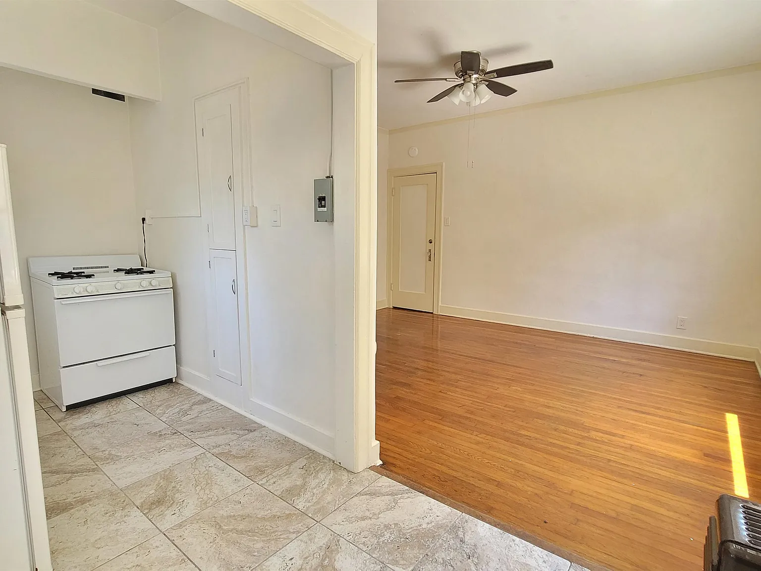 1040 E. Appleton St. — Photo 3