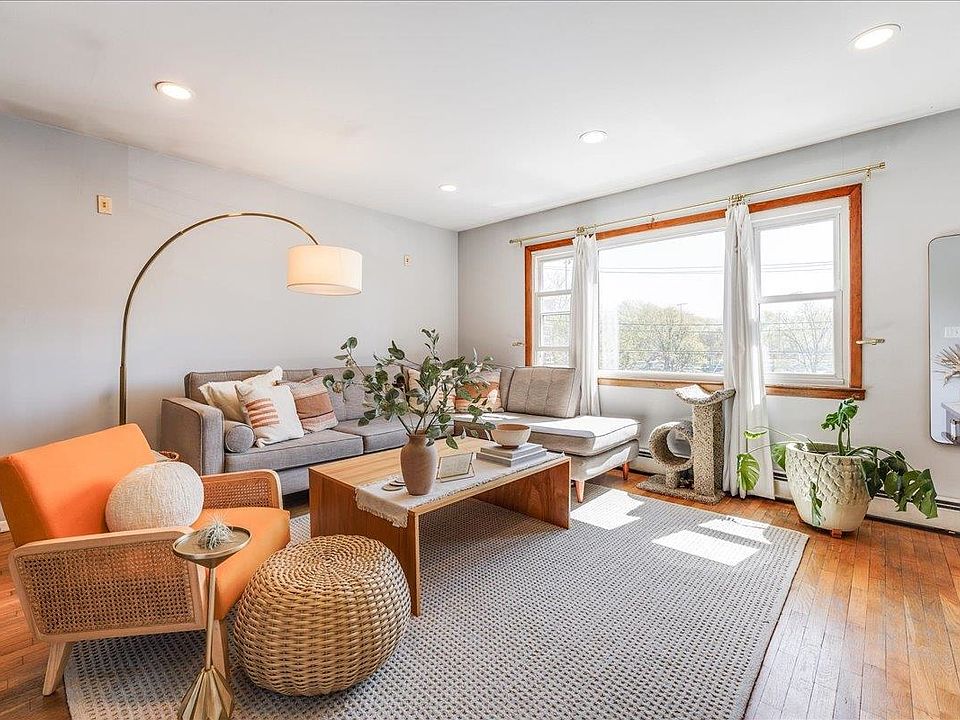 1st image of 565 Central Ave #2
