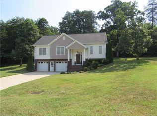 112 Long Pond Ct, King, NC 27021