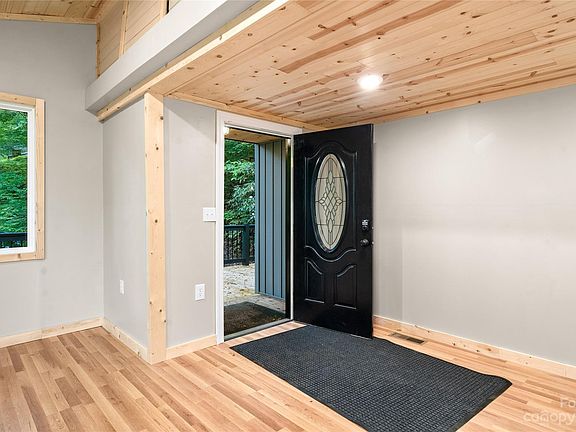 4th image of 124 Canary Ln