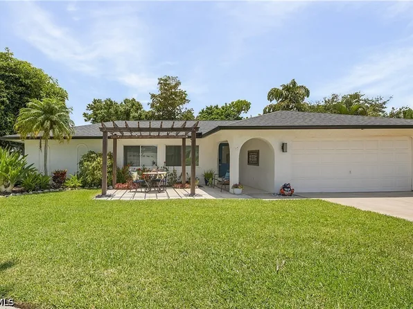 6954 Pickadilly Ct, Fort Myers, FL 33919