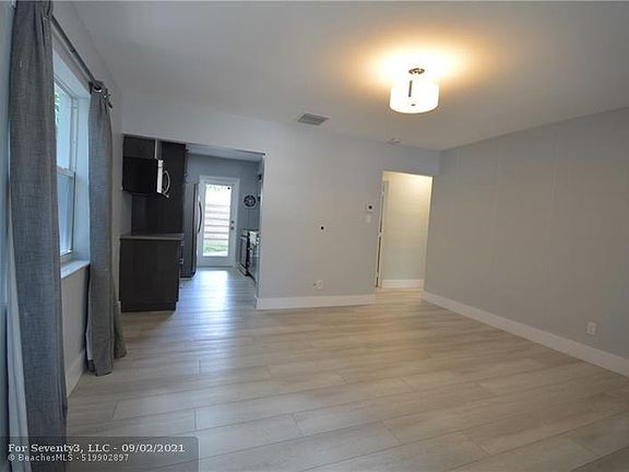 3rd image of 1217 SW 4th Ave