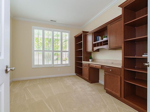 5th image of 6843 Garden View Dr