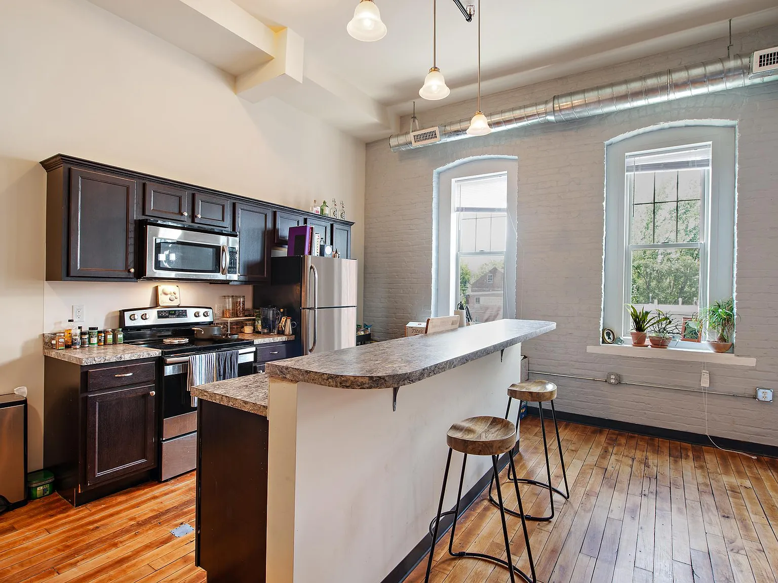 2 bed, 1000 sqft, $1,750 — Photo 4