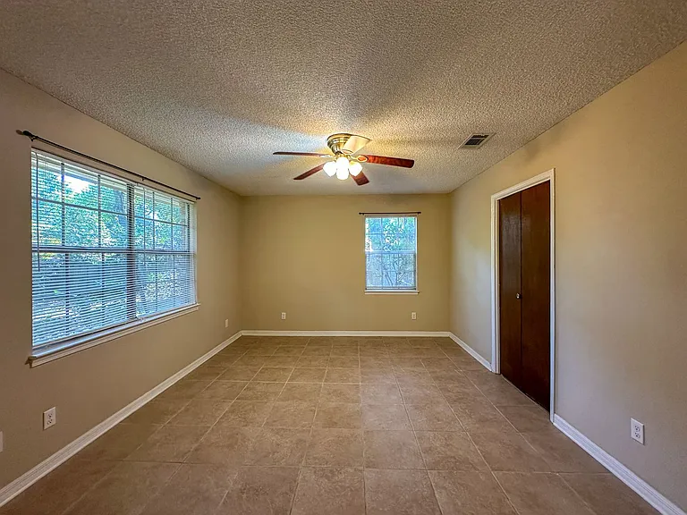 3660 Buford Cir — Photo 10