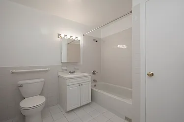 Rented by R New York