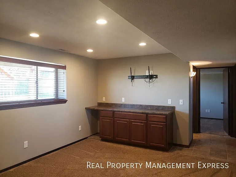 4600 S Wassom Ave — Photo 10
