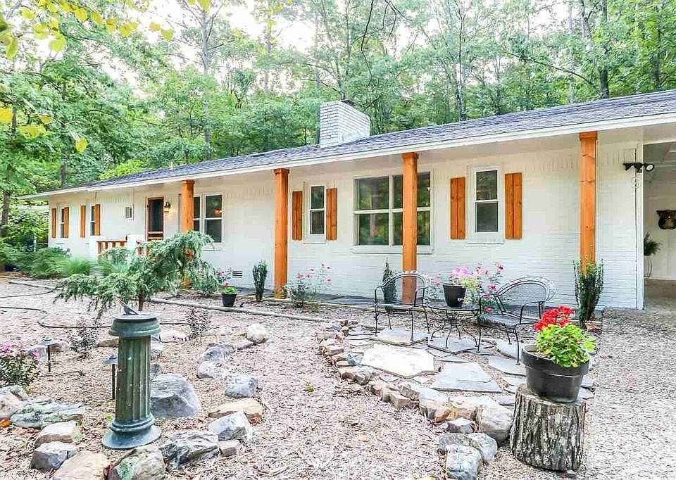 1st image of 9 Barcelona Ln