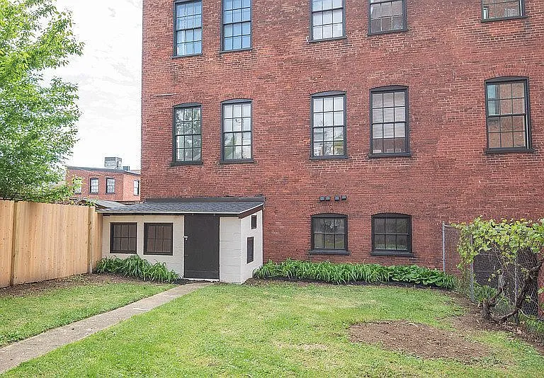 323 N Mulberry St #1 — Photo 2