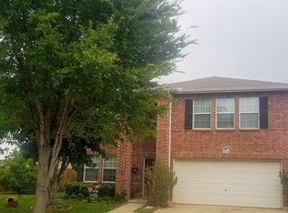 811 Lazy Bayou Rd, Arlington, TX 76002