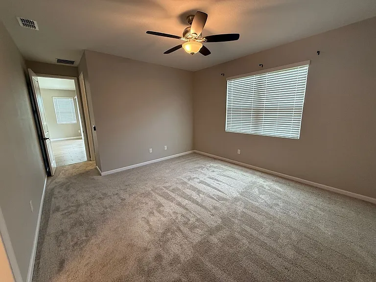 10073 Spring Lake Dr — Photo 11