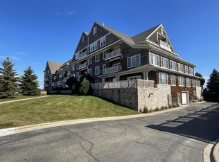 4 Gaslight Dr #104, Racine, WI 53403