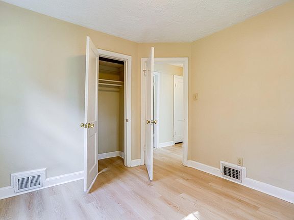 4th image of 1519 N Stafford St #1