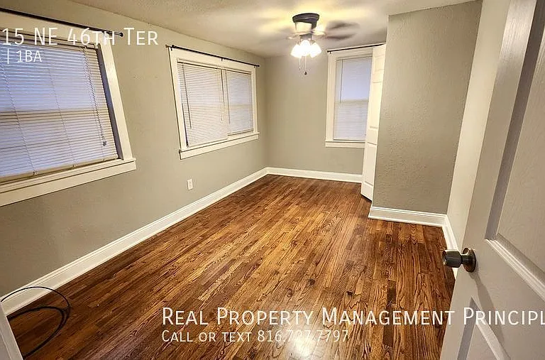 4515 NE 46th Ter — Photo 9
