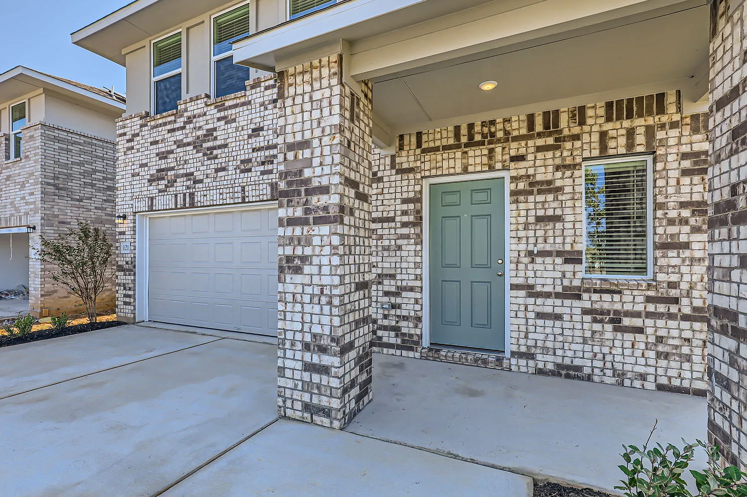 4 bed, 2.5 bath, 1726 sqft, $2,150 — Photo 3
