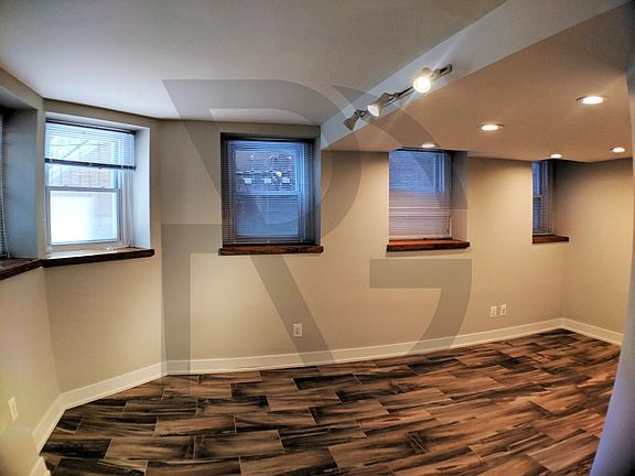 2nd image of 2326 N Southport Ave #2326GDN