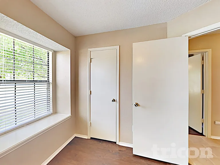 1734 Windmill Ln — Photo 8