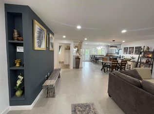 951 Hala Dr, Honolulu, HI 96817