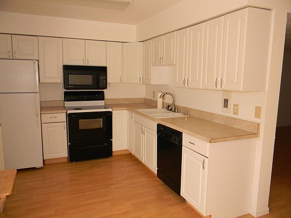 4th image of 808 Saint Denis Ct