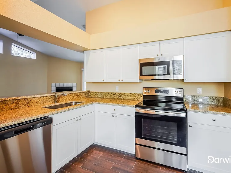 659 Lake Dexter Cir — Photo 3