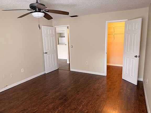 4th image of 720 100th Ave N APT 201