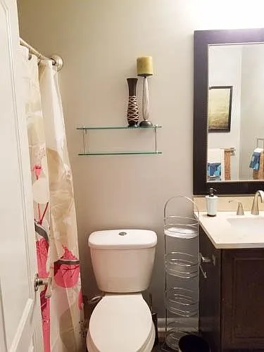 Upstairs hall bathroom