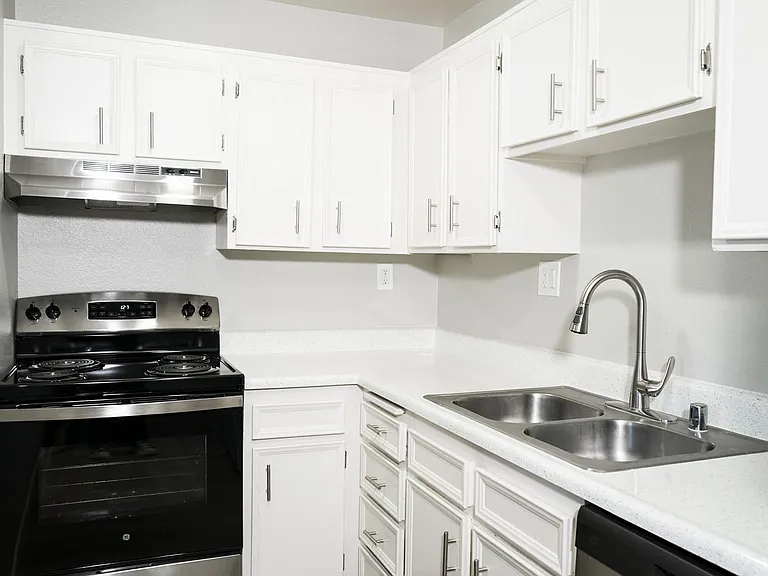 Point Loma Bay Apartments | Coastal Living Near the Beach — Photo 75